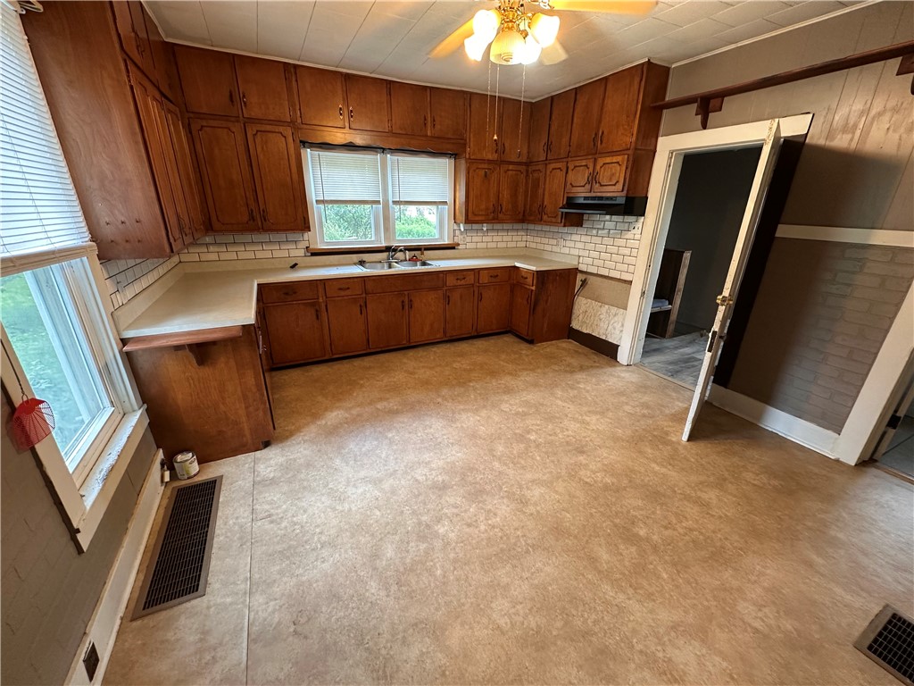 304 Grant Street Property Photo 14