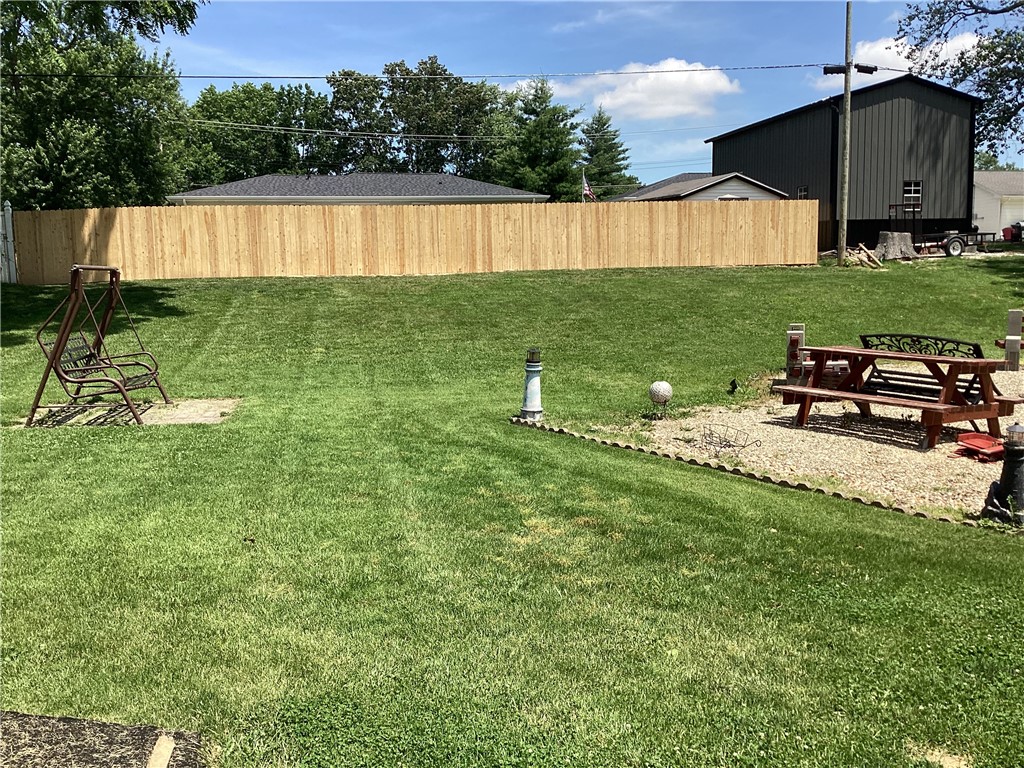 1008 E Grove Place Property Photo 2