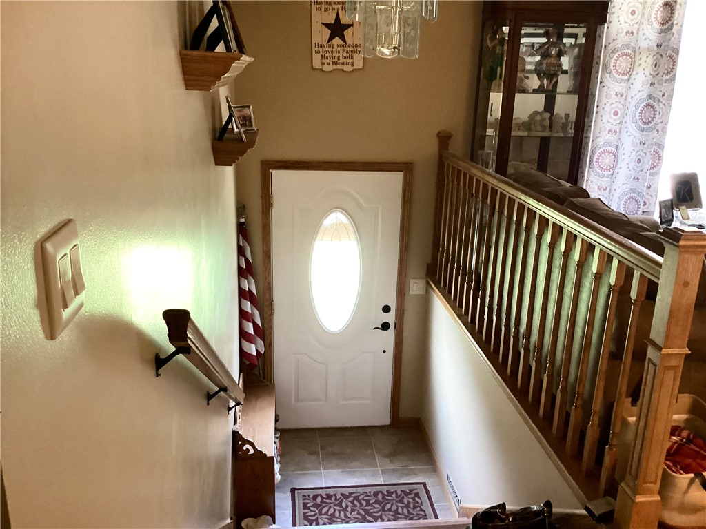 1008 E Grove Place Property Photo 6