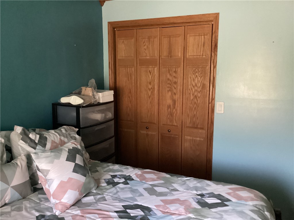 1008 E Grove Place Property Photo 12