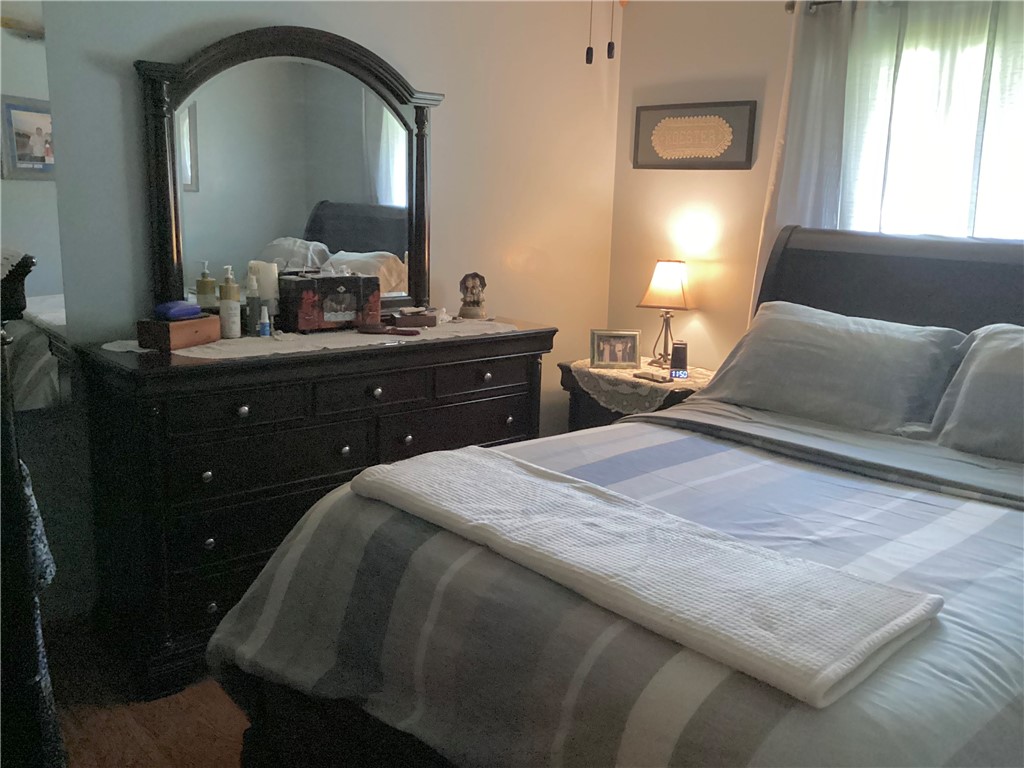 1008 E Grove Place Property Photo 13