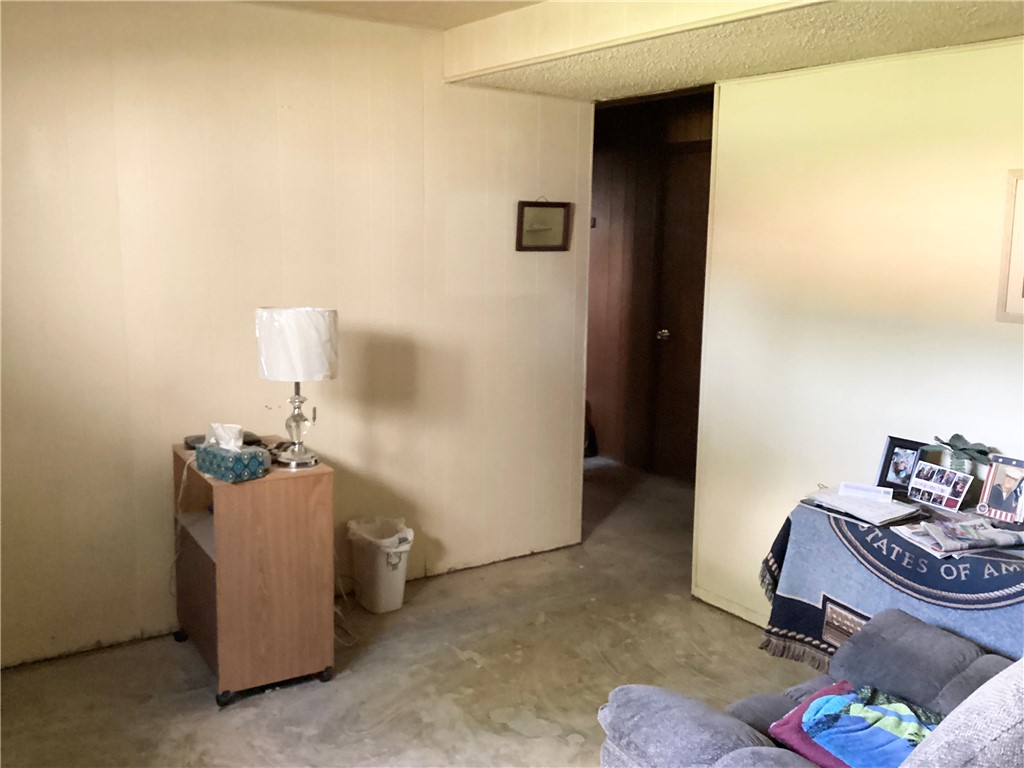 1008 E Grove Place Property Photo 15