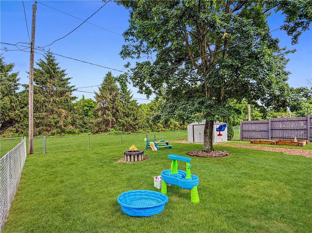 2136 N Dennis Avenue Property Photo 27