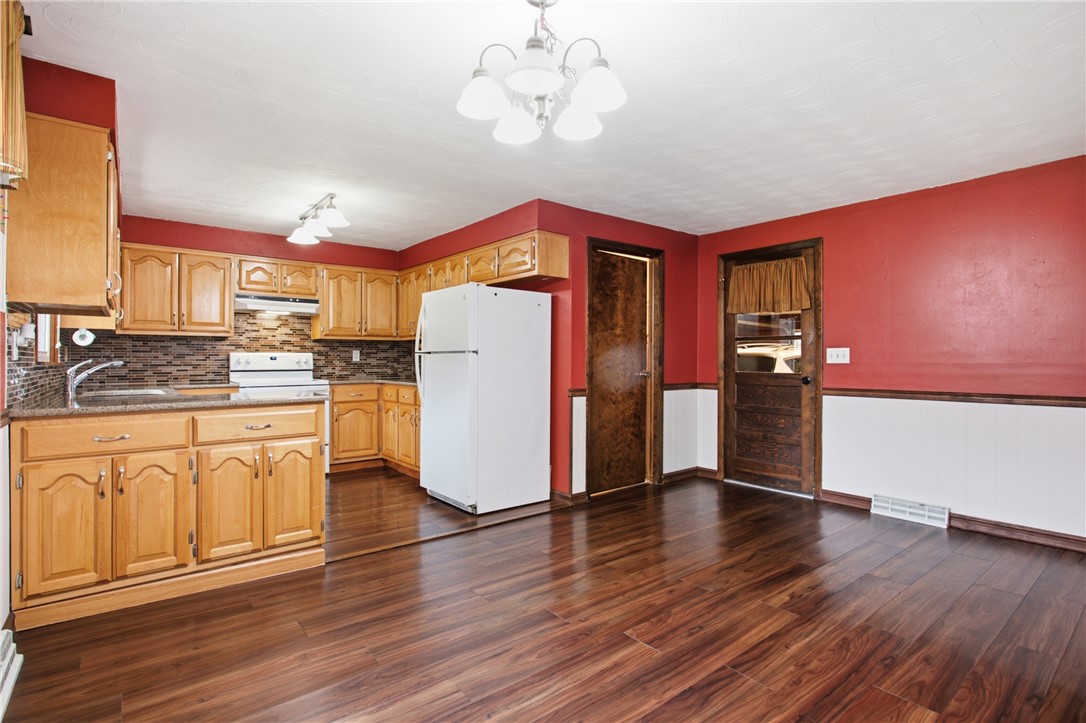 807 Cardinal Street Property Photo 7