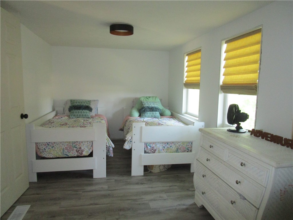 19 Oliver Drive Property Photo 3