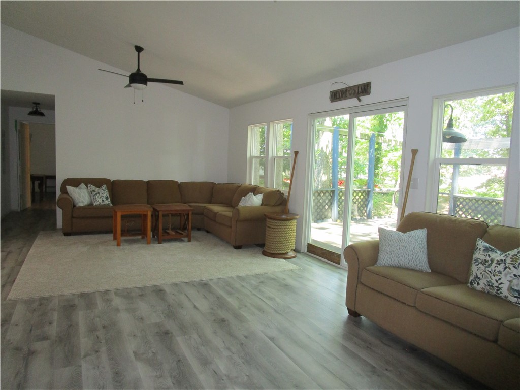 19 Oliver Drive Property Photo 13