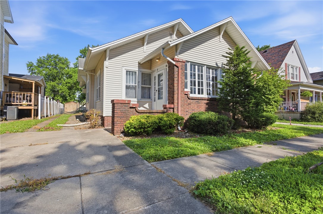 717 15th Street Property Photo 1