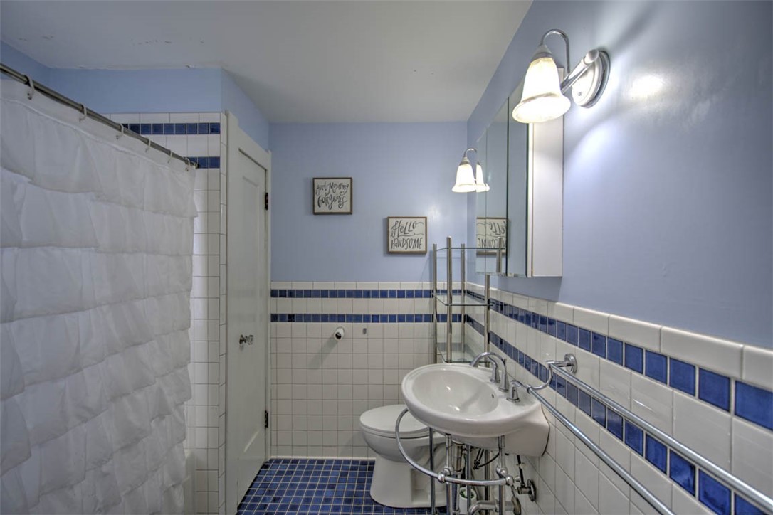 1975 W Forest Avenue Property Photo 13