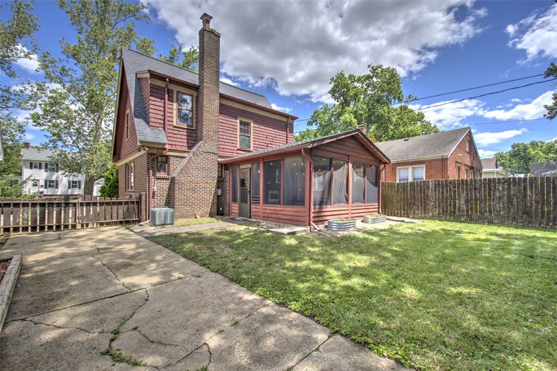 1975 W Forest Avenue Property Photo 23