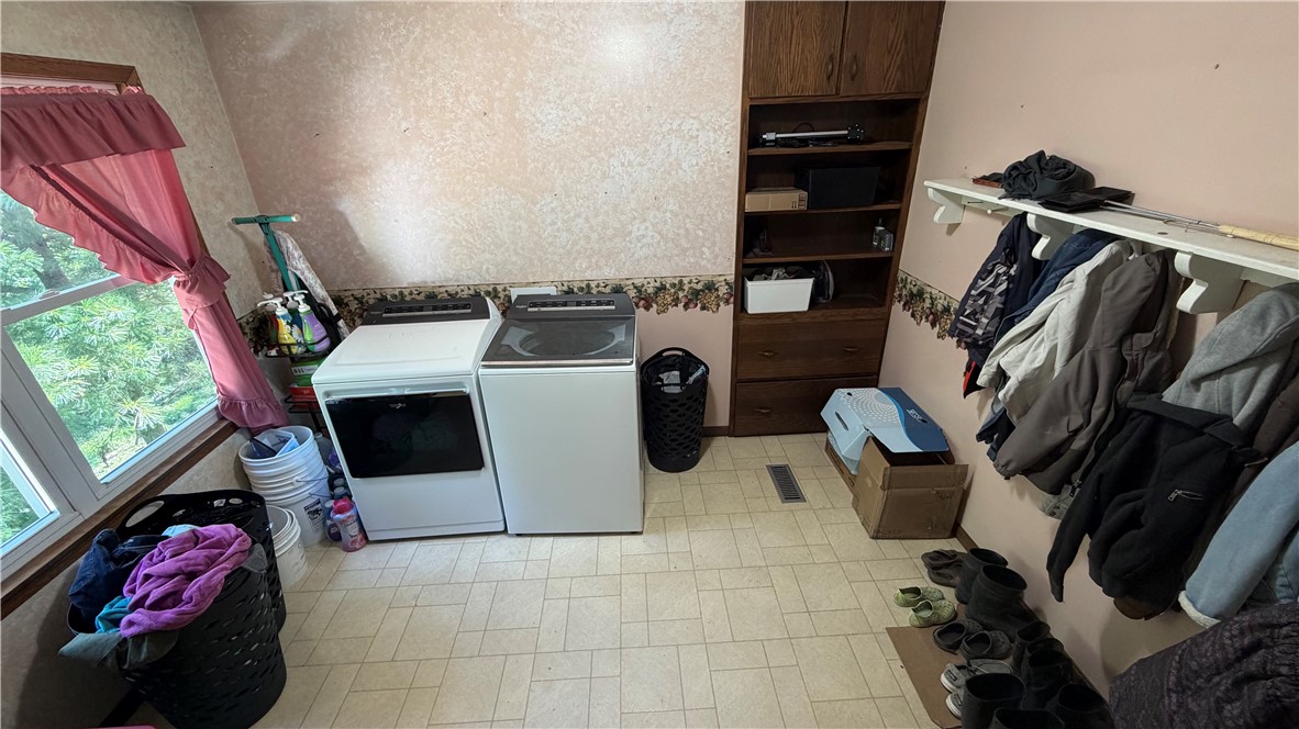 10533 E 450th Avenue Property Photo 6