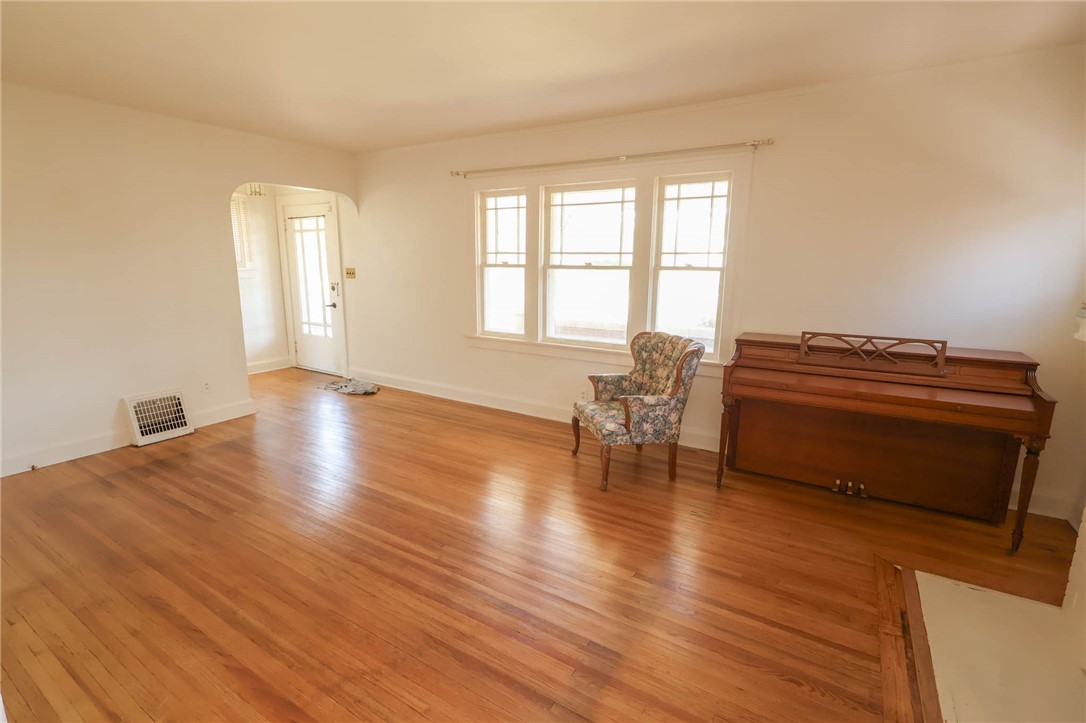 1604 Gilbert Street Property Photo 5