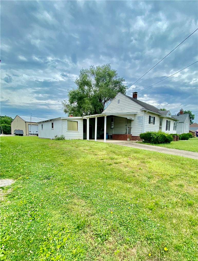907 E Jefferson Avenue Property Photo 4