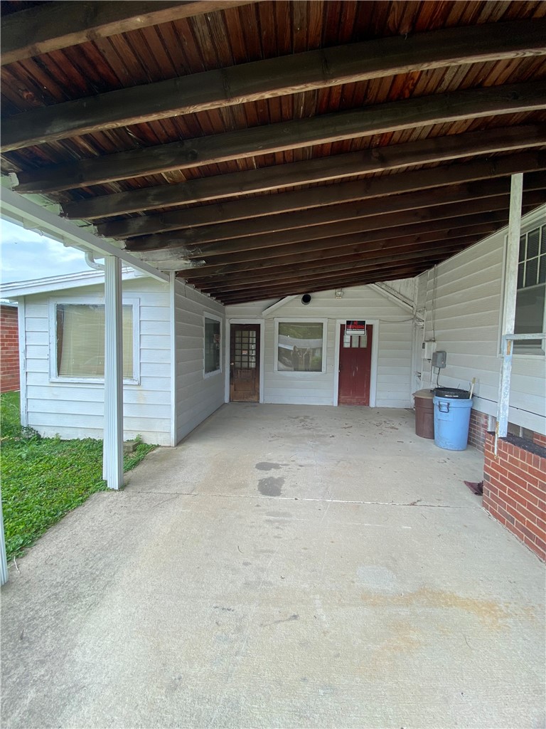 907 E Jefferson Avenue Property Photo 7