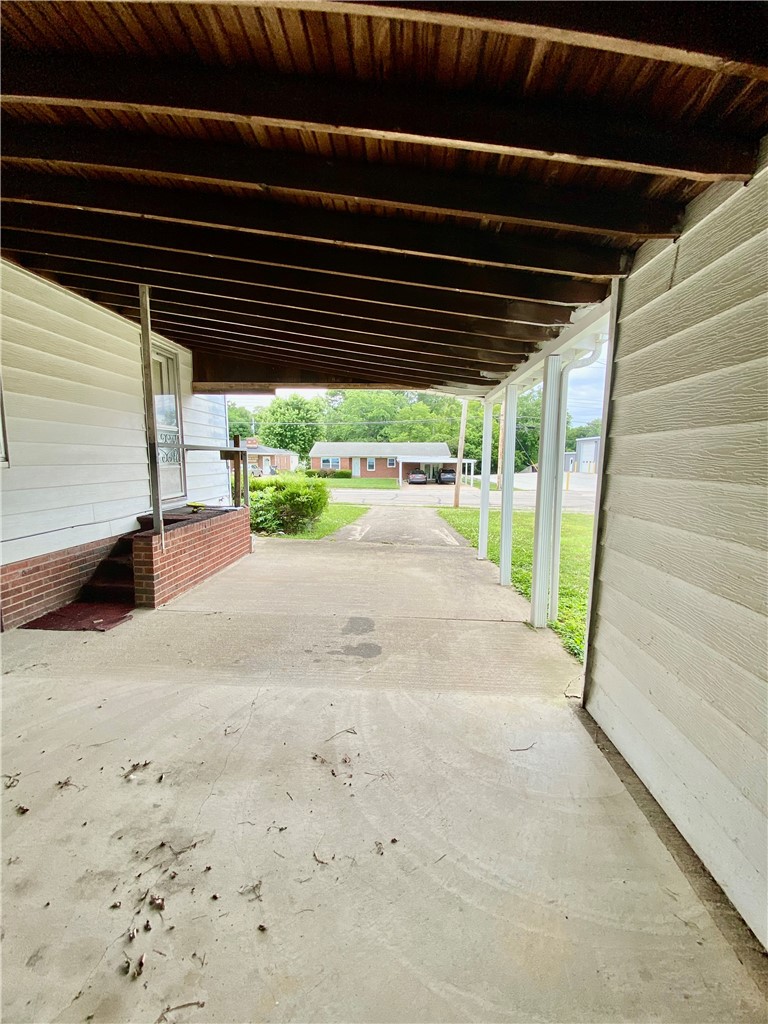 907 E Jefferson Avenue Property Photo 18