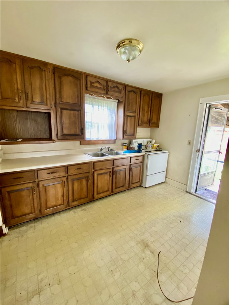 907 E Jefferson Avenue Property Photo 25