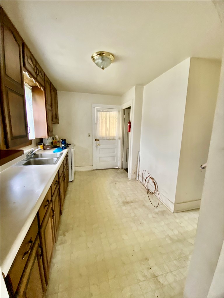 907 E Jefferson Avenue Property Photo 26