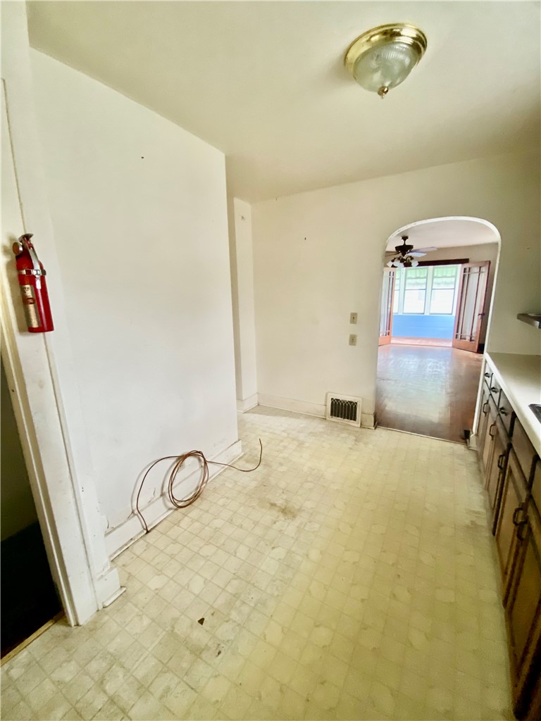 907 E Jefferson Avenue Property Photo 29