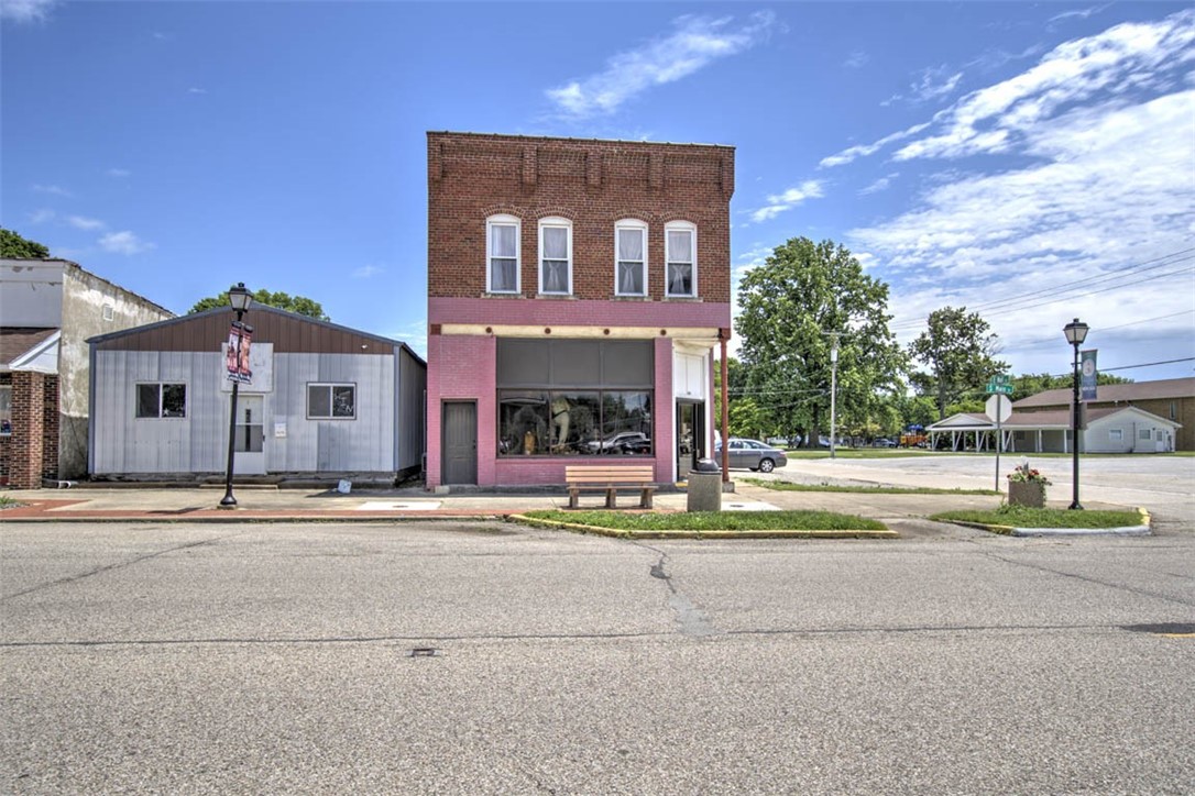 129 S Main Street Property Photo 1