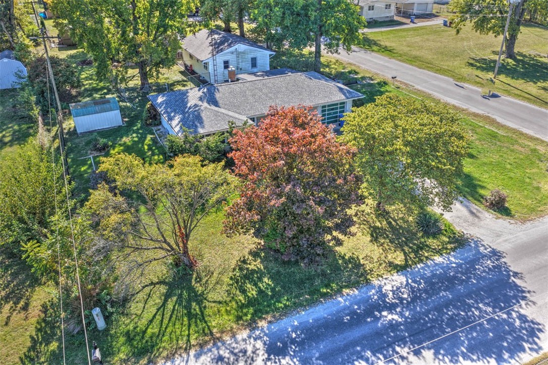 402 E Seiberling Street Property Photo 4
