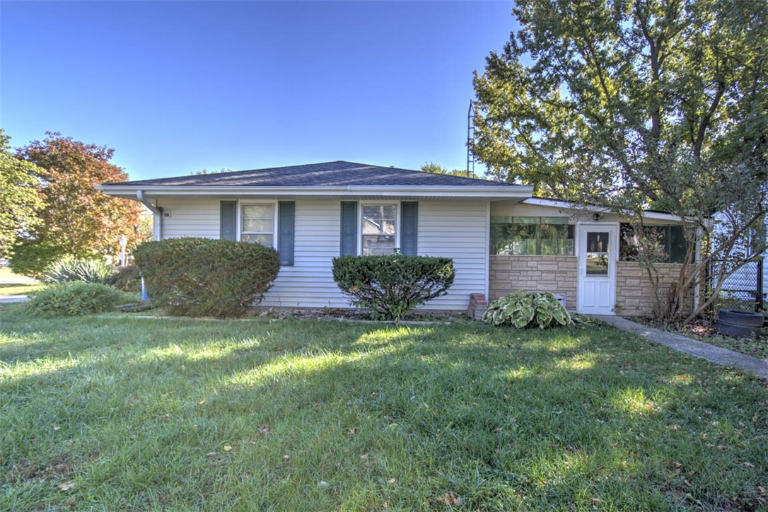 402 E Seiberling Street Property Photo 7