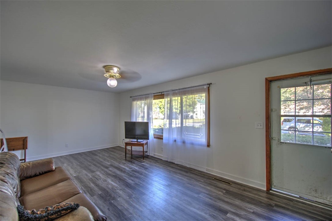 402 E Seiberling Street Property Photo 10