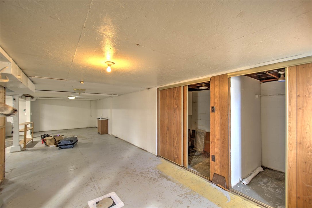 402 E Seiberling Street Property Photo 18