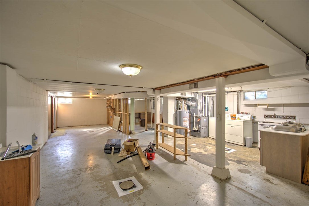 402 E Seiberling Street Property Photo 19