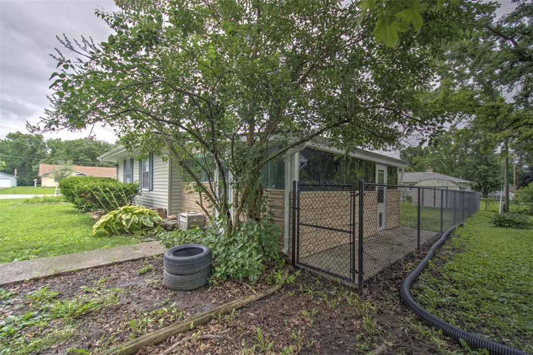 402 E Seiberling Street Property Photo 21