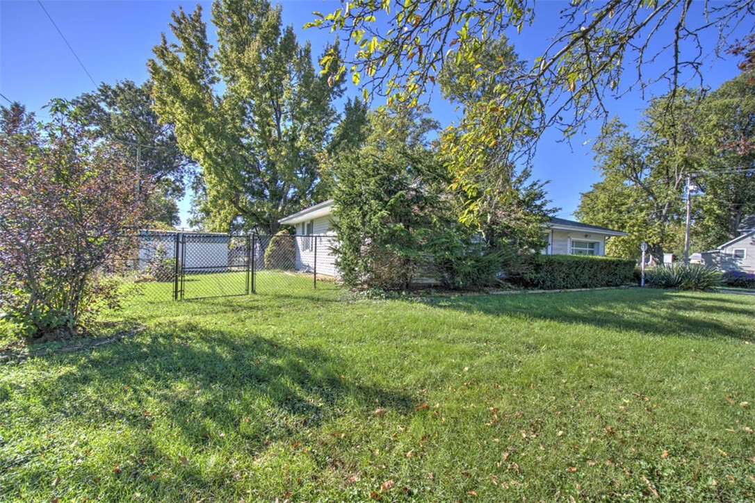 402 E Seiberling Street Property Photo 26