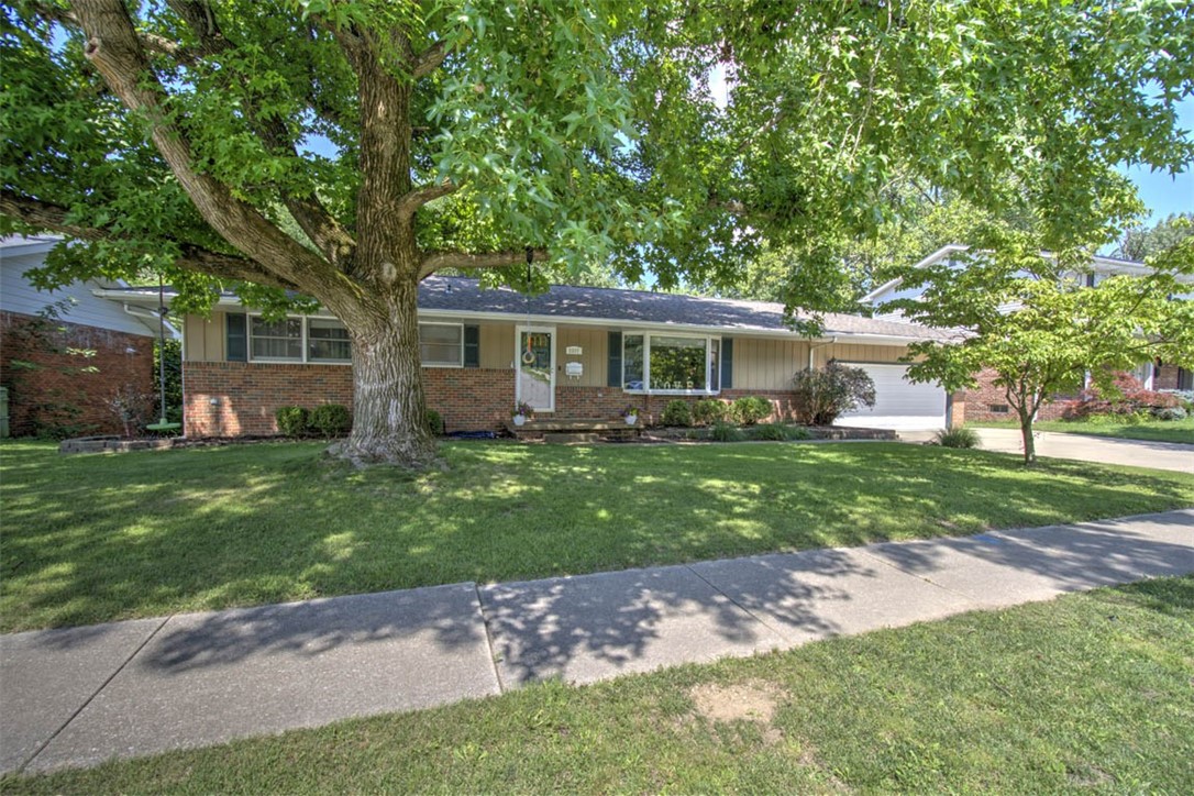 2377 N Florian Avenue Property Photo 5