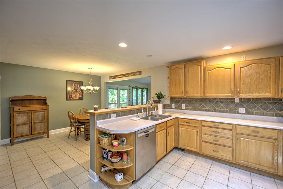 2377 N Florian Avenue Property Photo 17