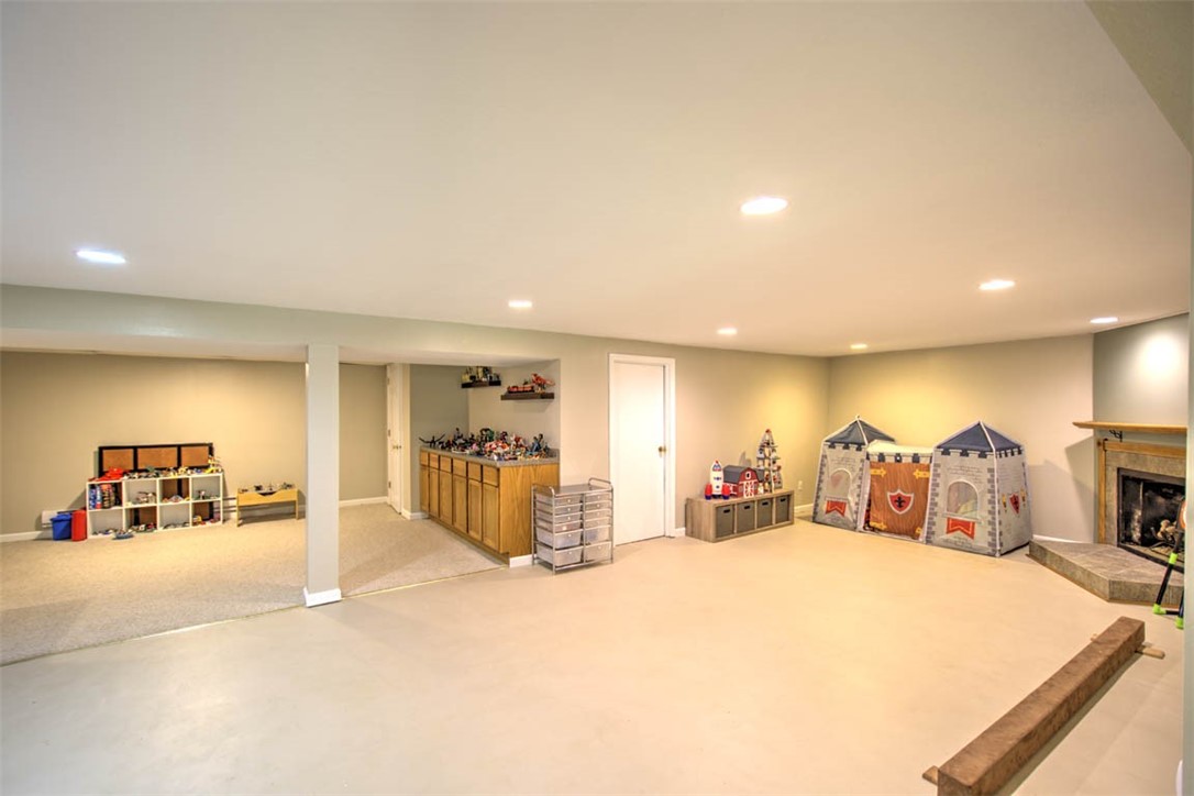 2377 N Florian Avenue Property Photo 25