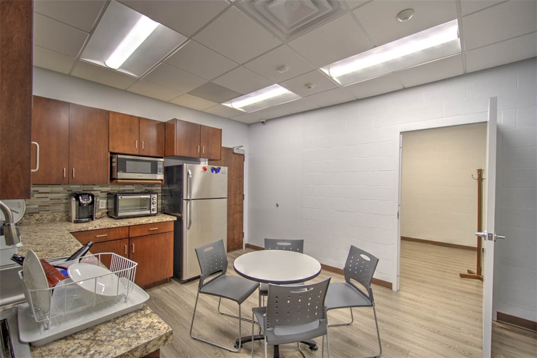 3695 William Street Road Property Photo 23