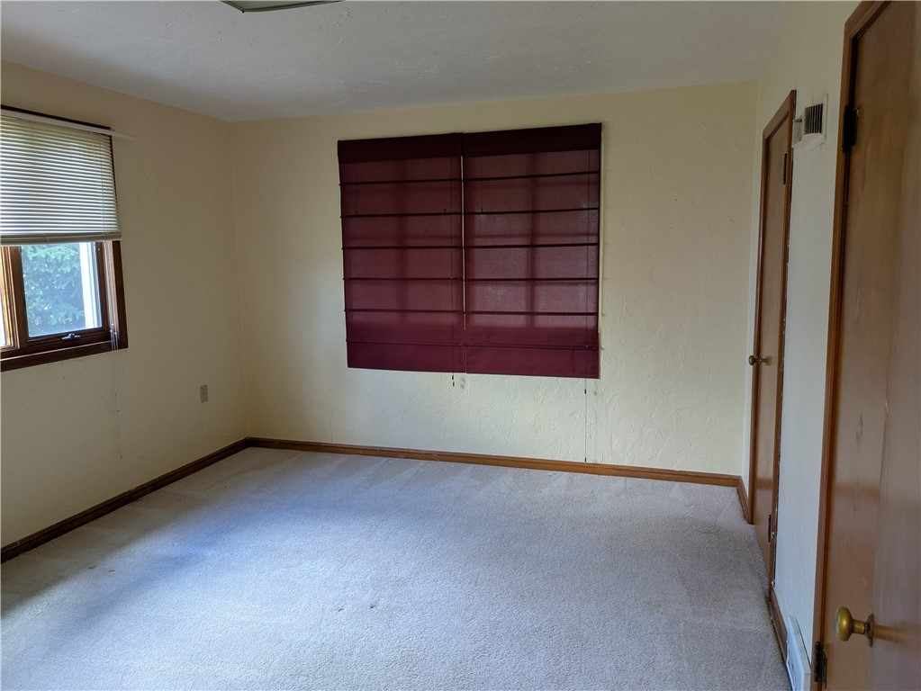 1229 N High Street Property Photo 6