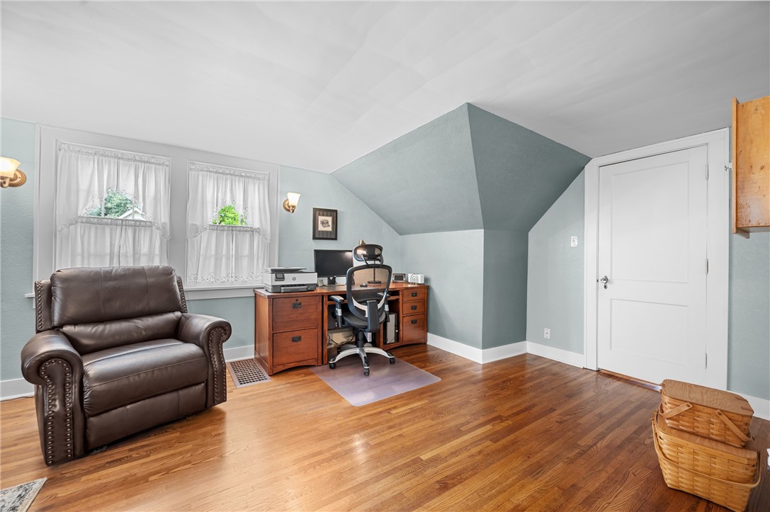 320 E Crawford Street Property Photo 18