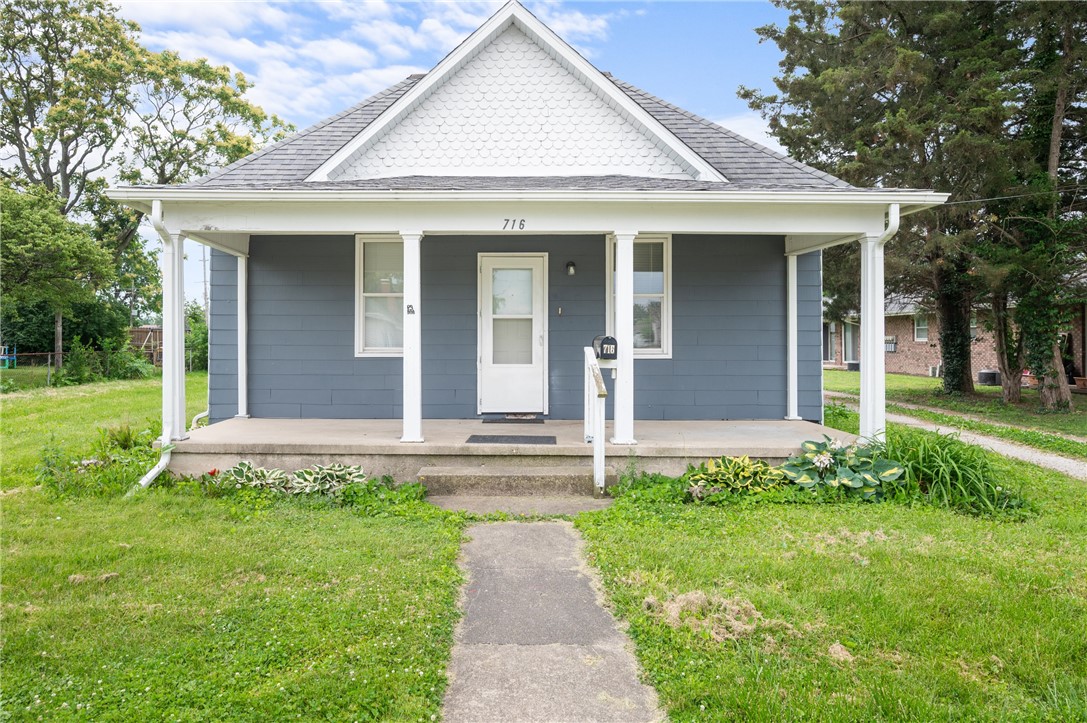 716 E Wood Street Property Photo 1