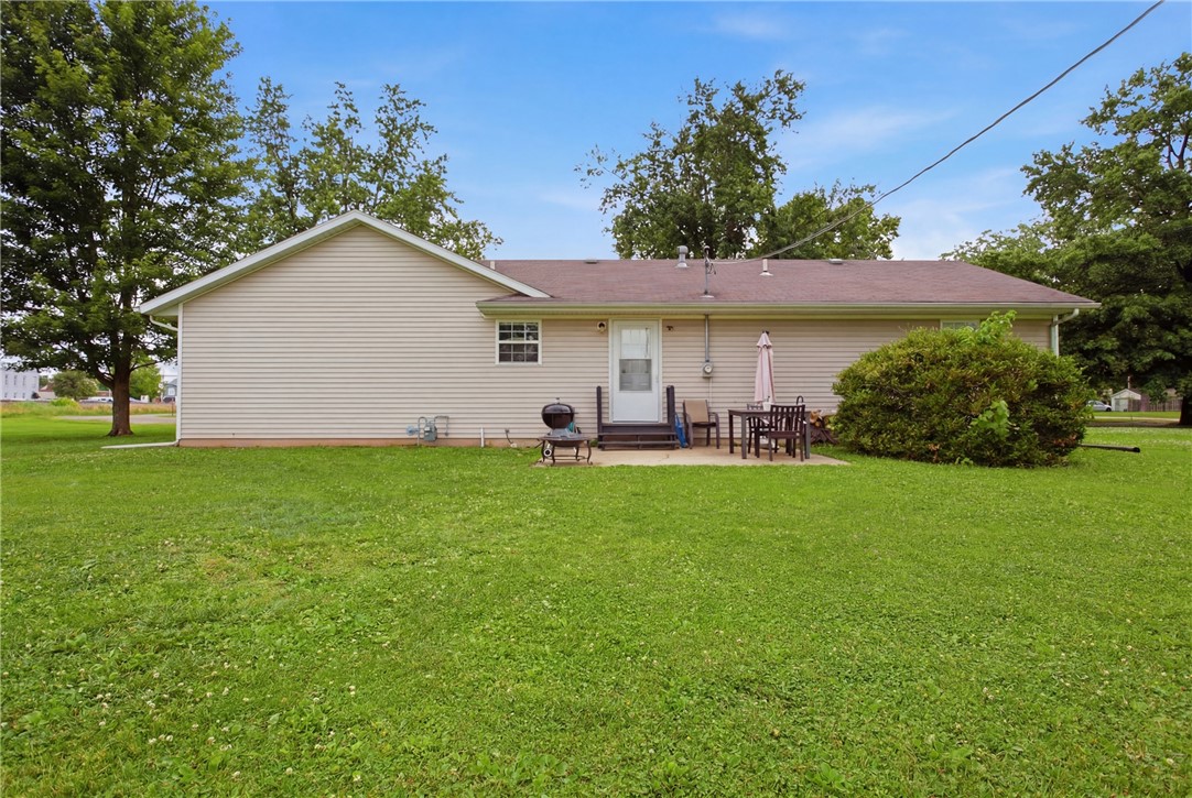 205 N Saint Clair Street Property Photo 4