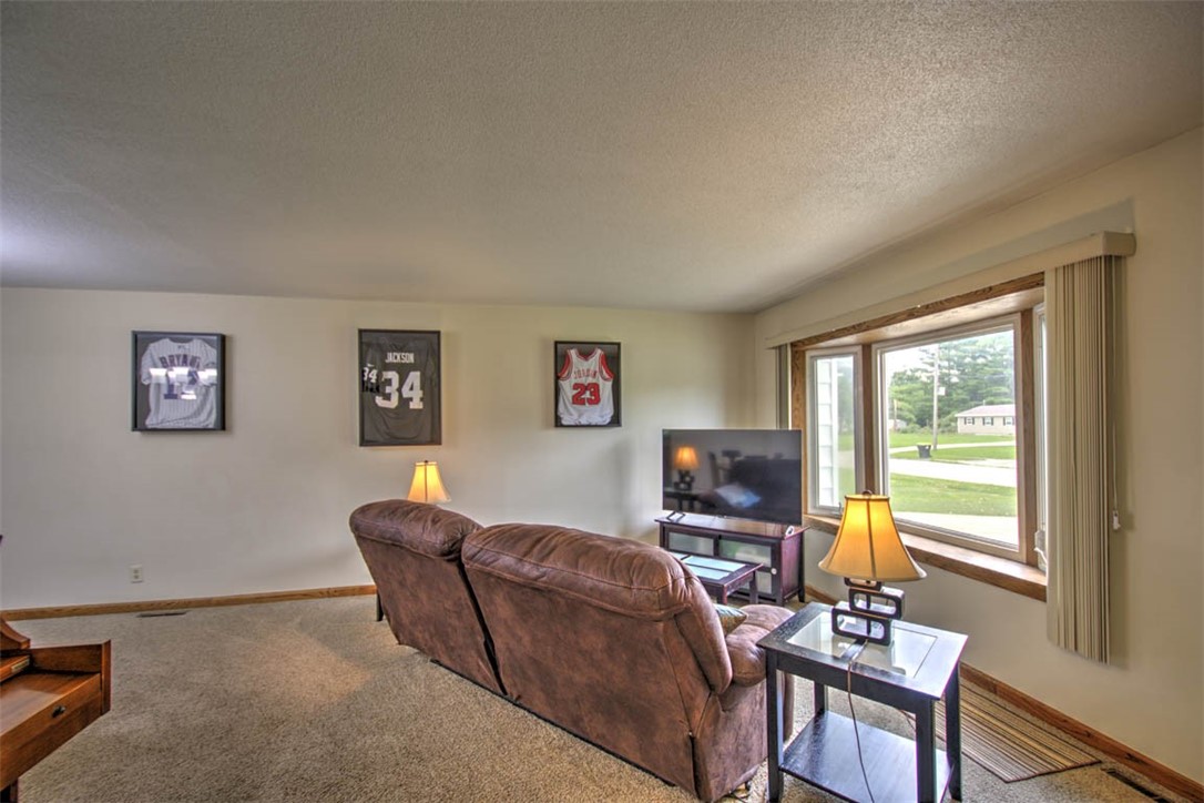 3585 E Fitzgerald Road Property Photo 10