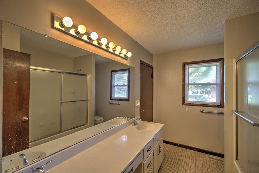 175 W Ash Avenue Property Photo 16