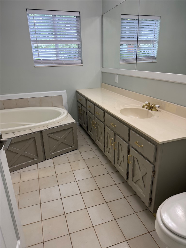 34 Green Oak Drive Property Photo 13
