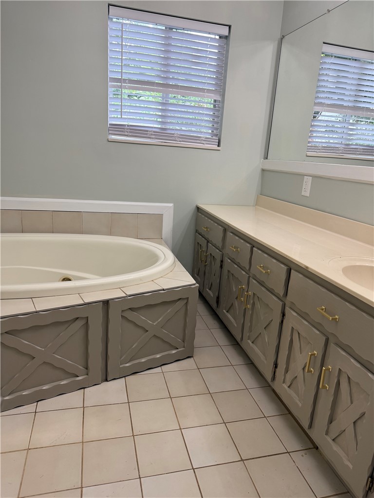 34 Green Oak Drive Property Photo 14