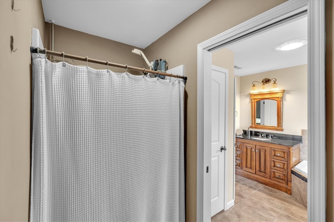 1618 English Oak Drive Property Photo 26