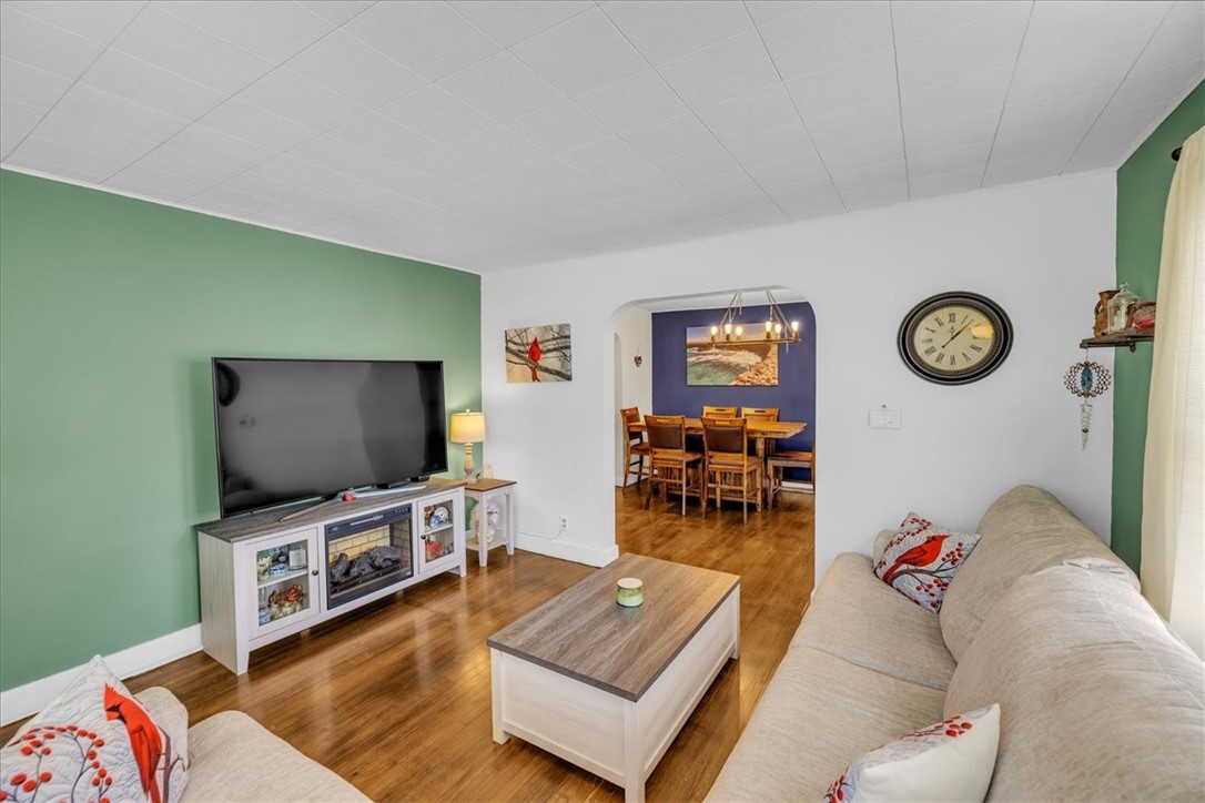 2709 Marshall Avenue Property Photo 5