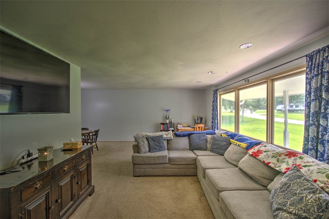 76 Valley Drive Property Photo 9