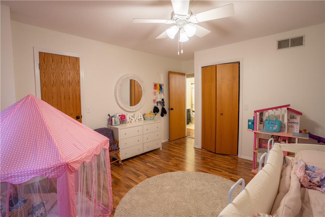 2012 Redoak Street Property Photo 24
