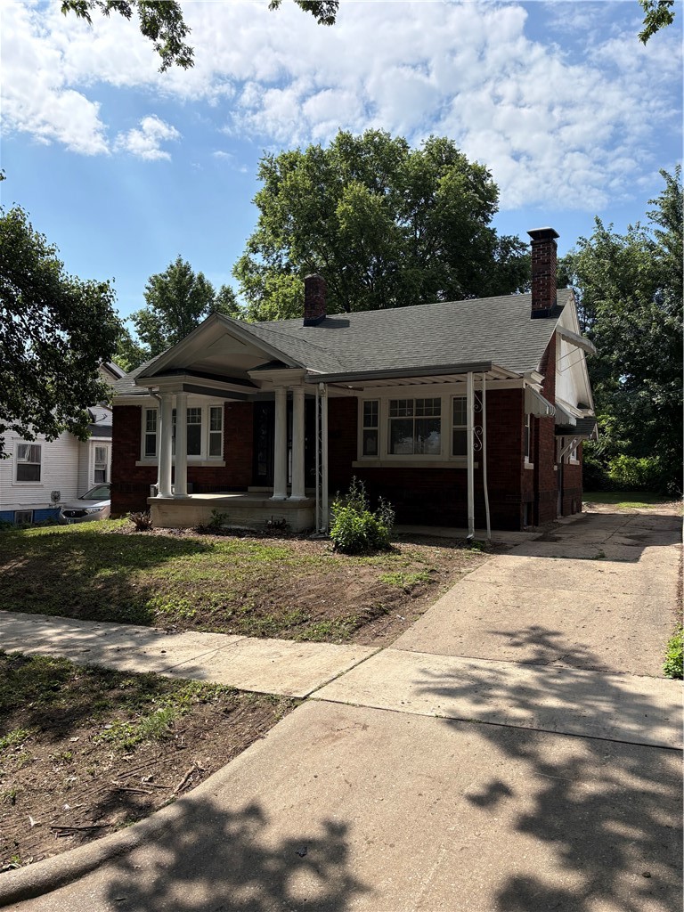 1095 Clay Street Property Photo 1