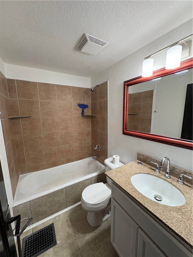 1095 Clay Street Property Photo 9