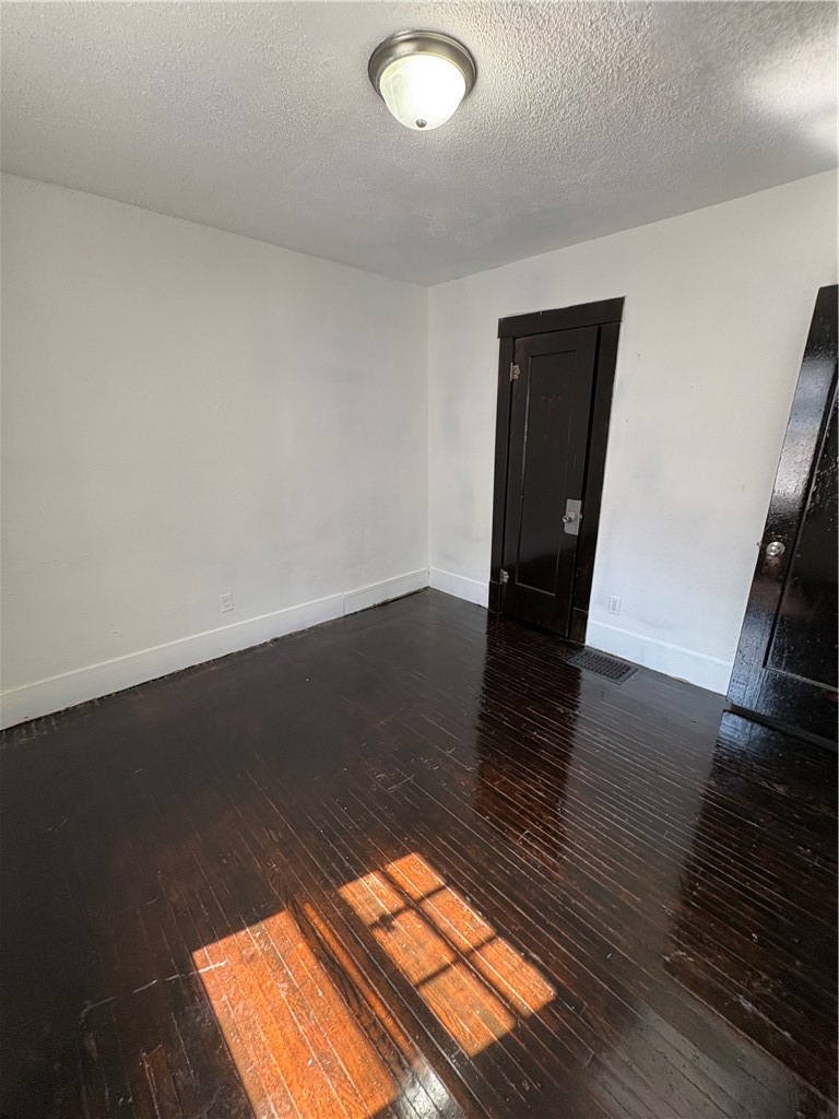 1095 Clay Street Property Photo 11
