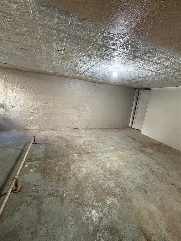 1095 Clay Street Property Photo 15