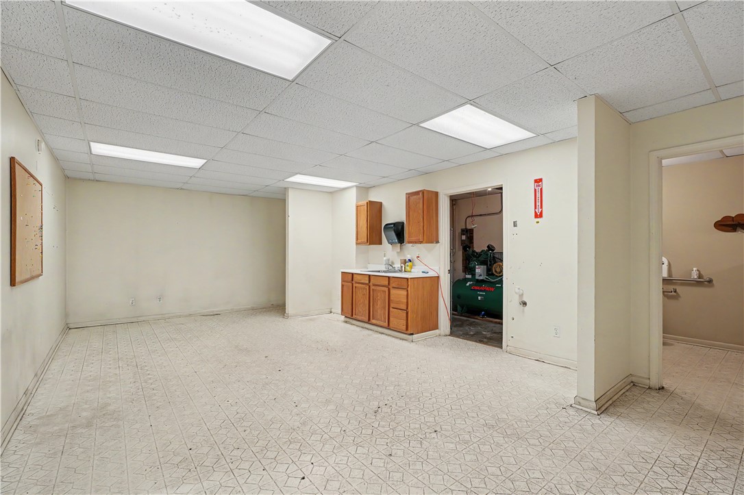 1706 Warrington Avenue Property Photo 28